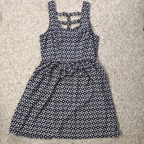 Dress - Picture 3 of 5